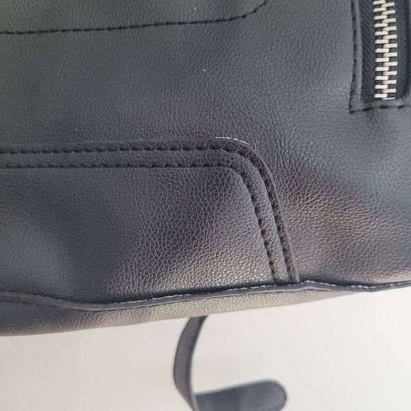 Faux leather backpack square shape alternative goth grunge alt minimalist modern - Picture 4 of 14